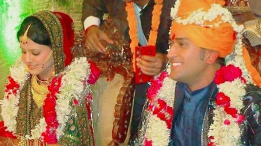 Dhoni Sakshi Marriage